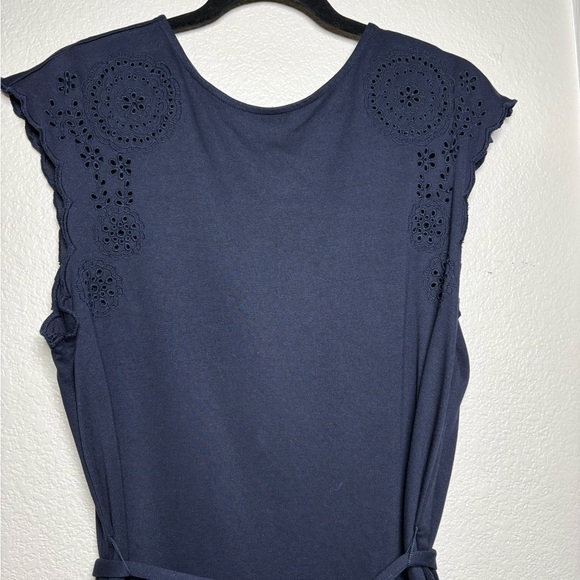 LOFT Black Sleeveless T-shirt Dress with Eyelet Detail at Shoulder. Fabric Belt. - Picture 2 of 11